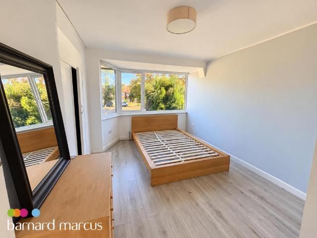 Uxbridge Road, FELTHAM 2 bed house to rent £1,800 pcm £415 pw
