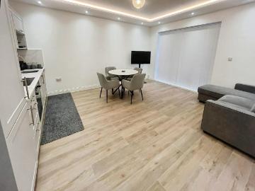 Uxbridge Road, Hanwell 2 bed house to rent £2,800 pcm £646 pw