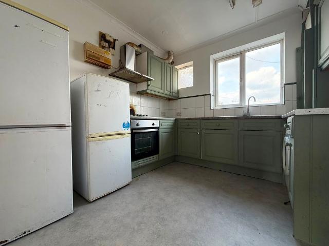 Uxbridge Road, Hayes TW4, 3 bed flat to rent, £2,500 pcm | PrimeLocation