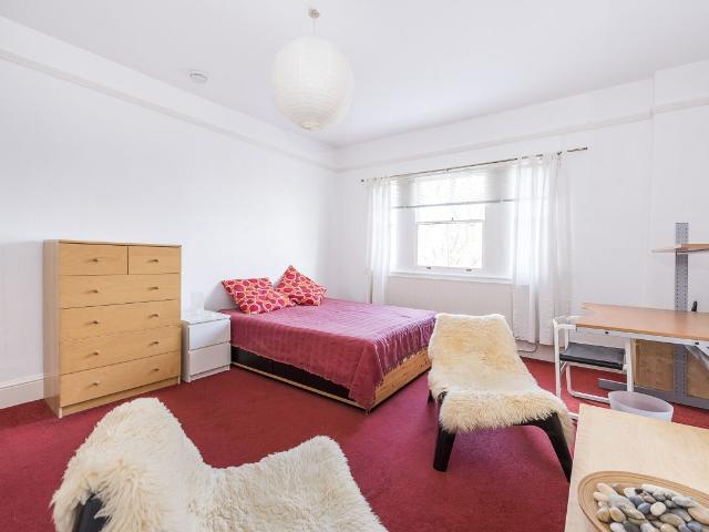 Uxbridge Road, Kingston Upon Thames KT1, Studio to rent, £1,100 pcm | PrimeLocation