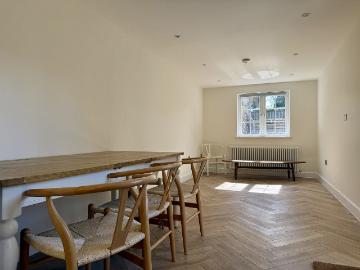 Uxbridge Road, London W12, 2 bed flat to rent, £3,000 pcm | PrimeLocation