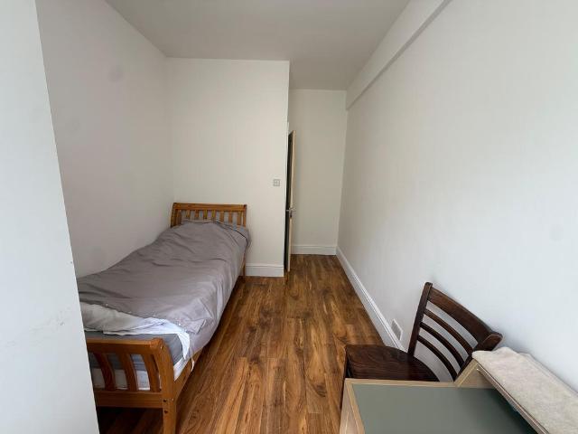 Uxbridge Road, London W5 1 bed house of multiple occupation to rent £650 pcm £150 pw
