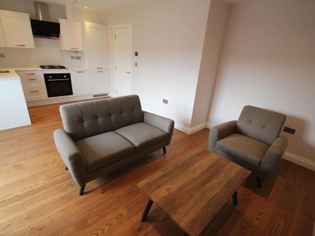 Uxbridge Road, Pinner HA5, 1 bed flat to rent, £1,500 pcm | PrimeLocation