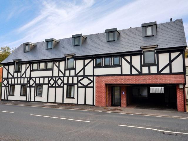 Uxbridge Road, Rickmansworth WD3, 1 bed flat to rent, £1,350 pcm | PrimeLocation