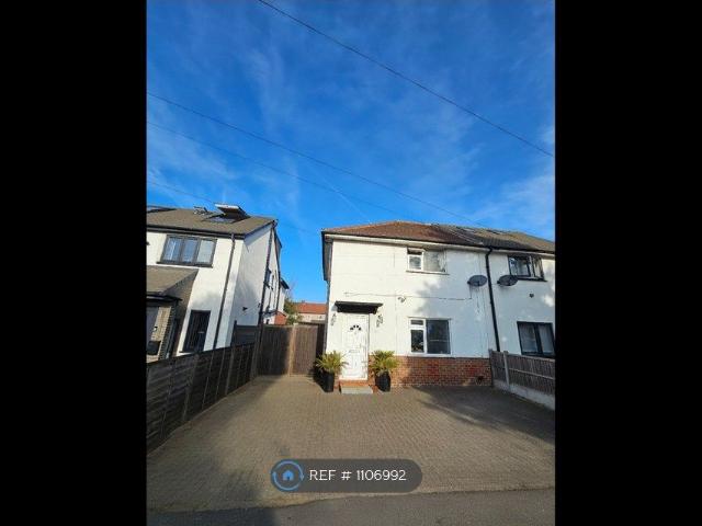 Uxbridge Road, Slough SL2, 3 bed semi detached house to rent, £2,100 pcm | PrimeLocation