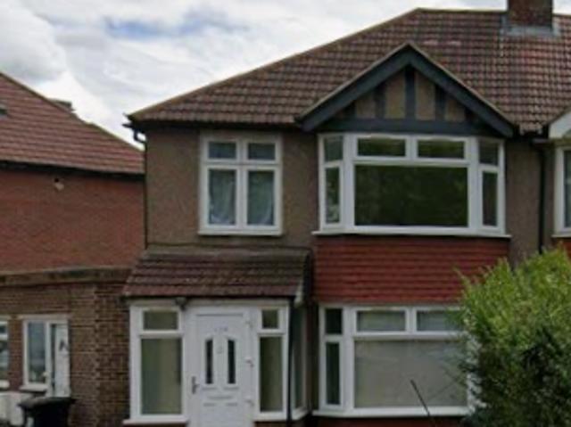 Uxbridge Road, Southall UB1 3 bed semi detached house to rent £2,600 pcm £600 pw