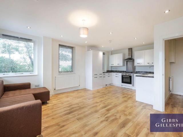 Uxbridge Road, Uxbridge, UB10 1 bed flat to rent £1,350 pcm £312 pw