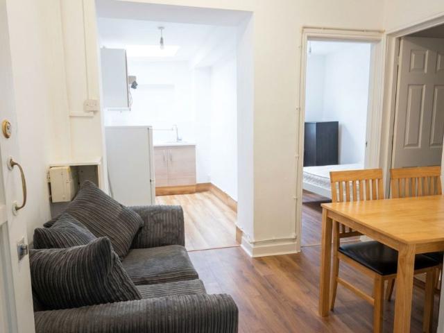 Uxbridge Road, Uxbridge, UB10