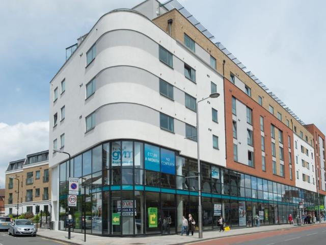 Uxbridge Road, West Ealing W13, 2 bed flat to rent, £2,100 pcm | PrimeLocation
