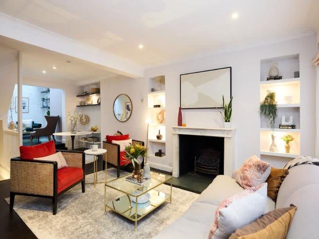 Uxbridge Street, London W8, 2 bed flat to rent, £9,000 pcm | PrimeLocation