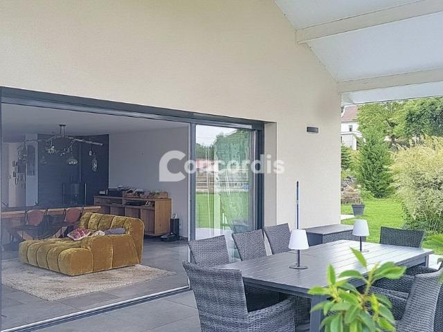 Uxegney Propriété comprenant une maison de plain pied et i. 142m² Uxegney