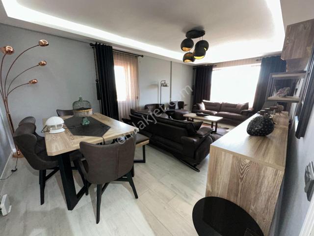 Uyanış Mah Gülbaba Caddesi Üzeri Full Yapılı 5+1 Asansörlü Teras