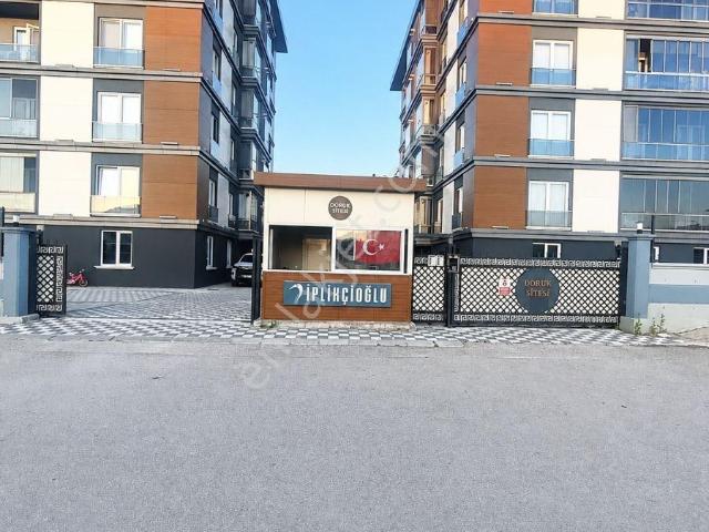 Uydukent Selçuklu Doruk Sitesin'de 4+1 Satılık Daire