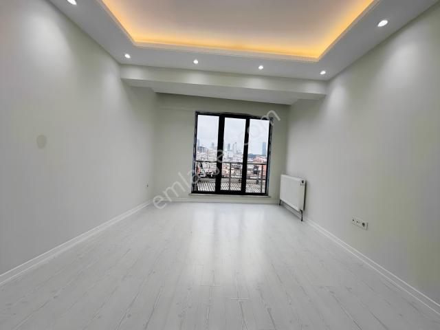Uygun Emlaktan Manzaralı Kiralık 3+1 Asansörlü Merkezi Konum