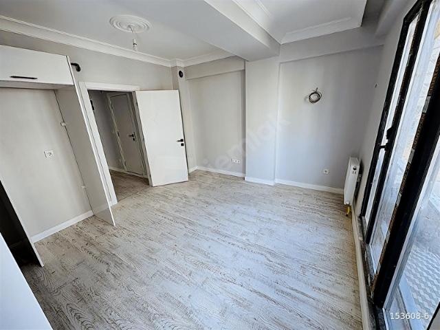 UYGUN EMLAKTAN SATILIK ARA KAT CADDE ÜZERİ FERAH ÖNÜ AÇIK DAİRE
