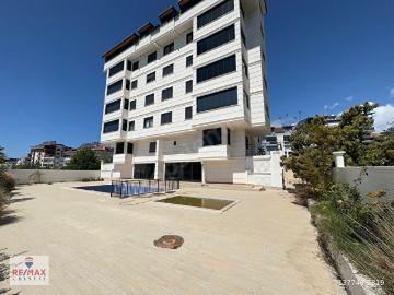 UYGUN FİYATA DENIZ YOLUNA 50 METRE GENIŞ CAM BALKONLU 2+1