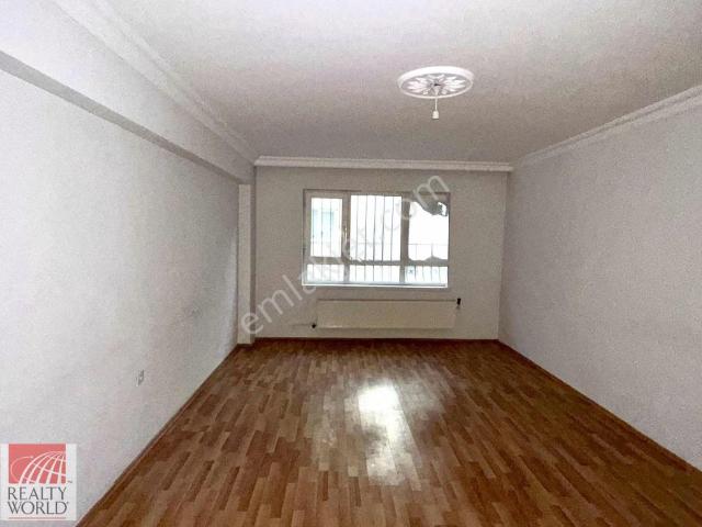 Uygun Fiyatlı Sancaktepe De Merkezi Asansörlü Kiralık 3+1 Daire