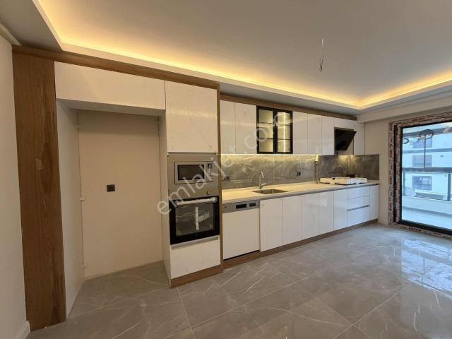 Uygan'dan Torbalı Mah. 2+1 105m² İzban Dibinde Arakat Ultra Lüx