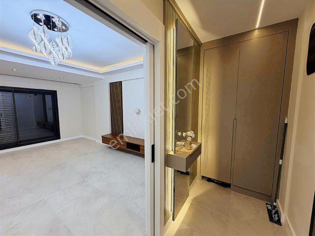 Uygan'dan Cumhuriyet Mah. 130m² 3+1 Havuzlu Ultra Lüx Akıllı Ev