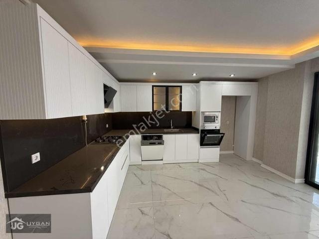 Uygan'dan Muratbey Mah. 170m² 3+1 Havuzlu Ultra Lüx Site