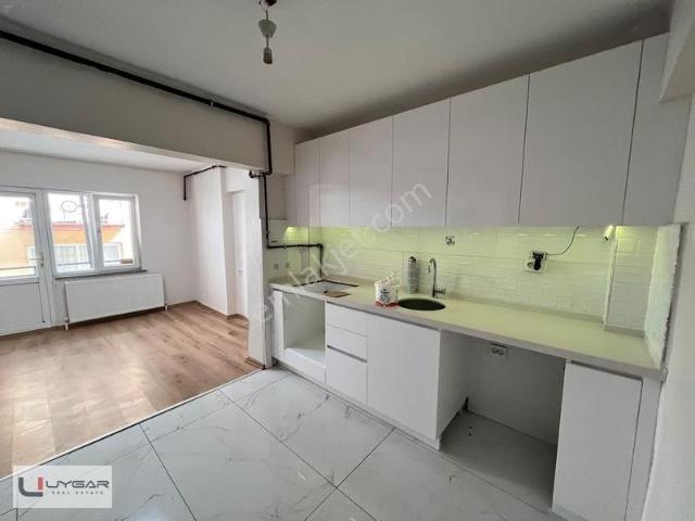 Uygar Real Estate'den Bursa Hüdavendigarda Kiralık 2+1 Daire
