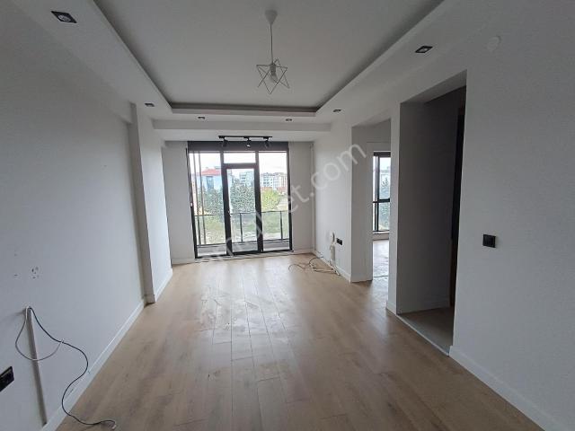 Uysal Boulevard Da Cadde Cephe Kiralık 1+1 Daire