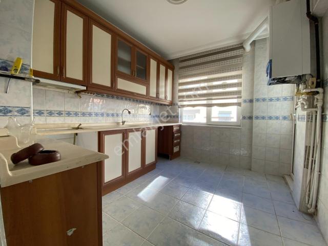 Uysal Emlak'tan İstiklal Cad'de 130m2 2+1 Arakat Asansörlü Daire