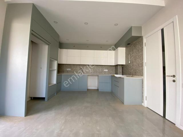Uysal Emlak'tan Karahasanlı Şehir Hastanesine Yakın 160 M2 3+1