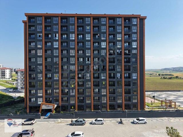 UYSAL GLORiA RESiDENCE'DA HAVUZ CEPHELİ BALKONLU 1+1 SATILIK