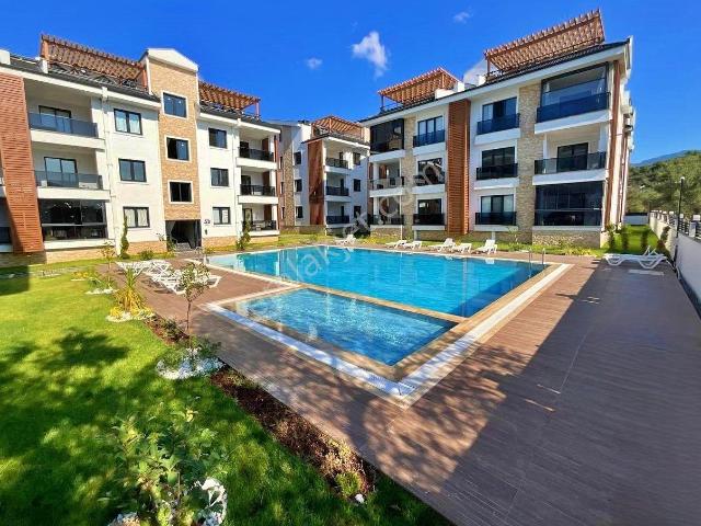 Uytundan Akçay güre Arasında Havuzlu Ultralüks Sitede 1+1 Daire