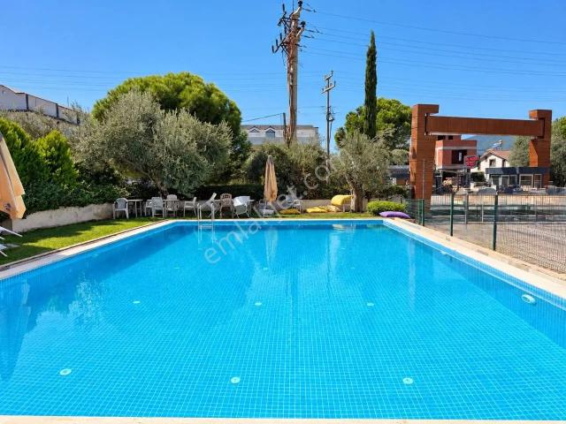 Uytundan Akçayda Havuzlu Sitede Devasa Geniş Teraslı Kiralık 2+1