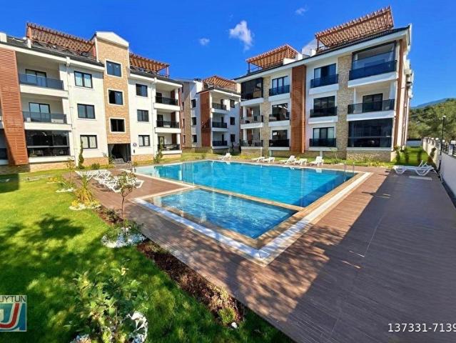 UYTUNDAN AKÇAYGÜRE ARASINDA HAVUZLU ULTRALÜKS SİTEDE 1+1 DAİRE