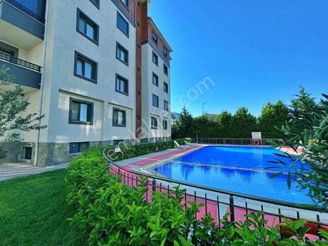 Uytundan Burhaniye'de Havuzlu Site İçinde Satılık 3+1 Lüks Daire