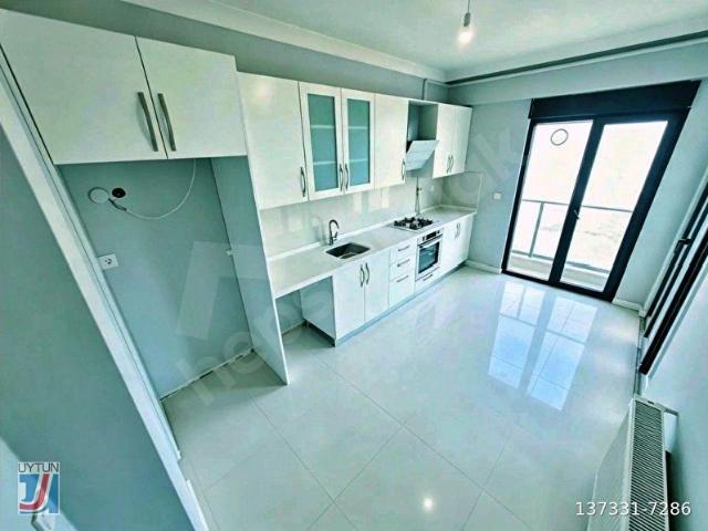 UYTUNDAN EDREMİTTE DOĞALGAZLI ÇİFT CEPHELİ 3+1 KİRALIK DAİRE