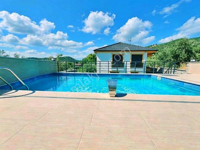 Uytundan Gürede Deniz Manzaralı Havuzlu Otoparklı 4+1 Villa