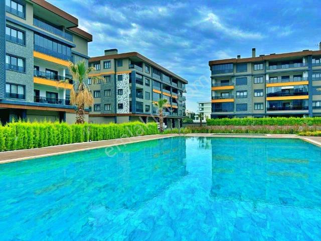 Uytundan Örende Havuzlu Ultralüks Sitede Arakat Satılık 2+1