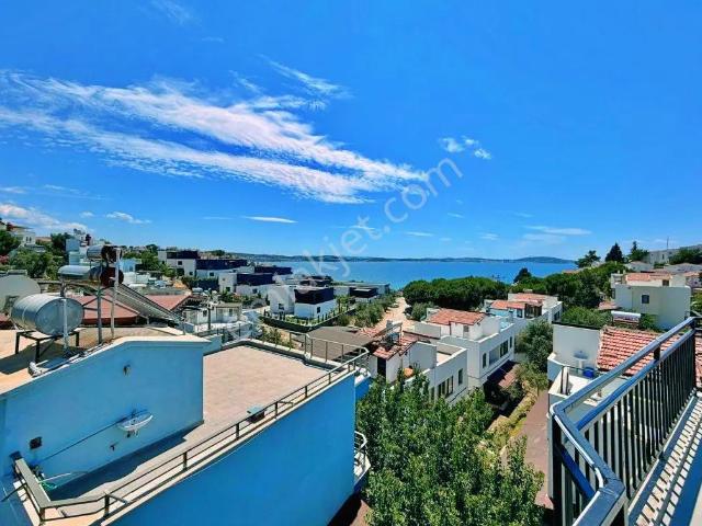 Uytundan Pelitköy İçmelerde Denize 200 Metre Bahçeli 3+1 Villa