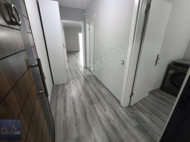 Uzman Emlak'tan 1+1 İster Ofis İster Daire Merkezi Sıfır Durumda