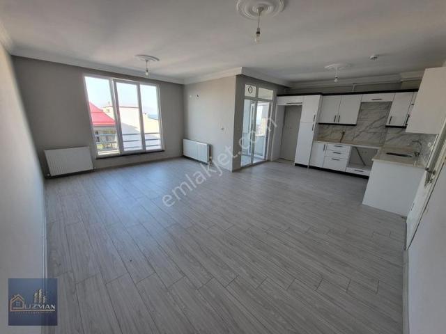Uzman Emlak'tan 2+1 Deniz Manzaralı 5.katta Kiralık Daire