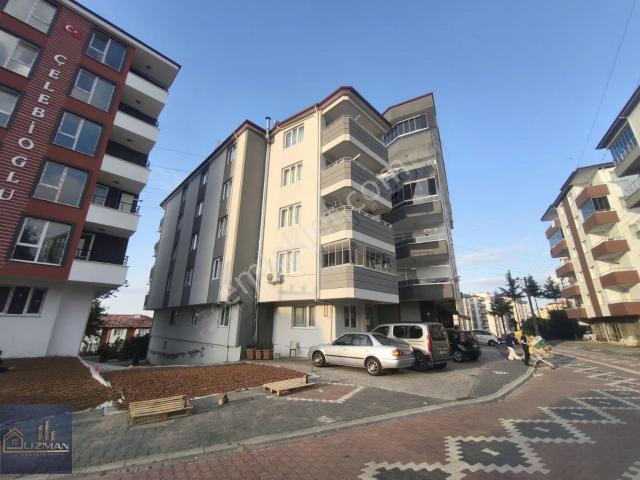 Uzman Emlak'tan 3+1 Deniz Manzaralı 3.katta Satılık Daire