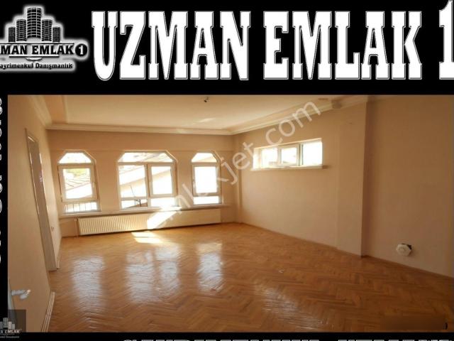 Uzman Emlak'tan Yunus Emre Cad Yakını Katta 3+1 Daire