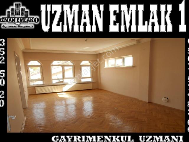 Uzman Emlak'tan Yunus Emre Cad Yakını Katta 3+1 Daire