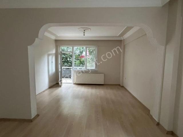 Uzmanlar'dan Karamürsel Çarşı İçi Kiralık 2+1 Bakımlı Daire