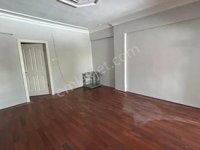 Uzmanlar'dan Karamürsel Çarşı İçi Masrafsız Kiralık 3+1 Daire