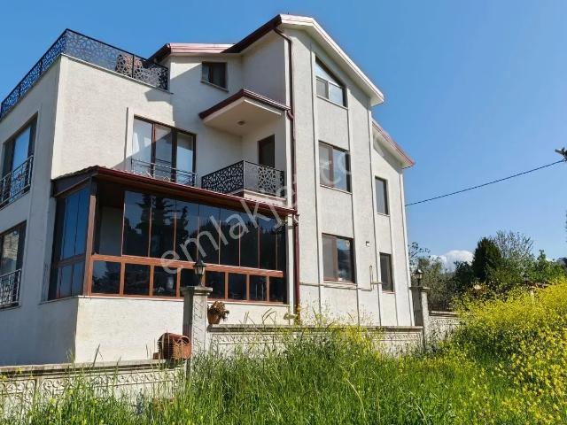 Uzmanlar'dan Kaytazdere Satılık 3.5 Katlı Fırsat Villa