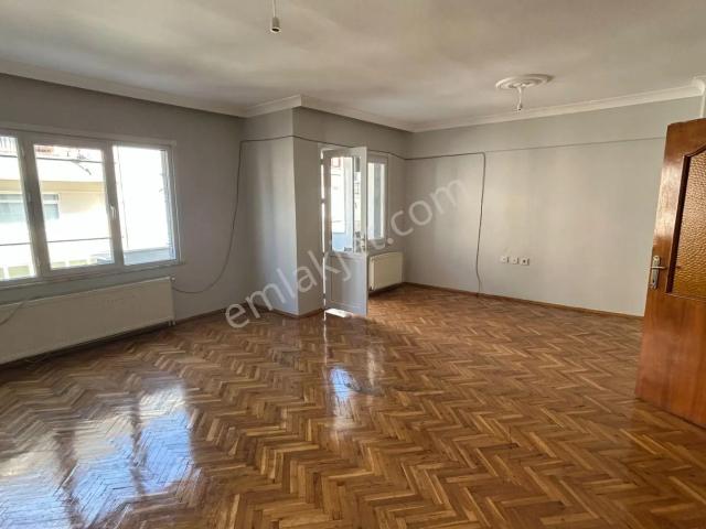 Uzmanlar'dan Salı Pazarında 2+1 Bakımlı Kiralık Daire