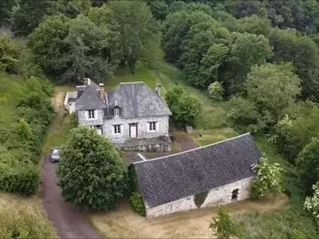 Uzerche 19140 Achat / Vente maison 6 pièces t6 parking