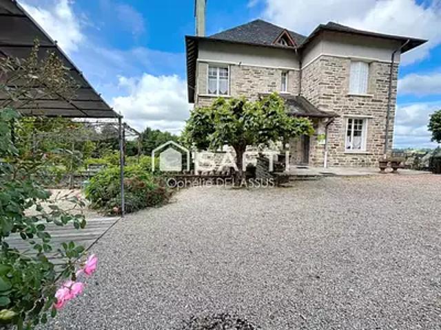 Uzerche 19140 Achat / Vente maison 9 pièces t9 balcon parking