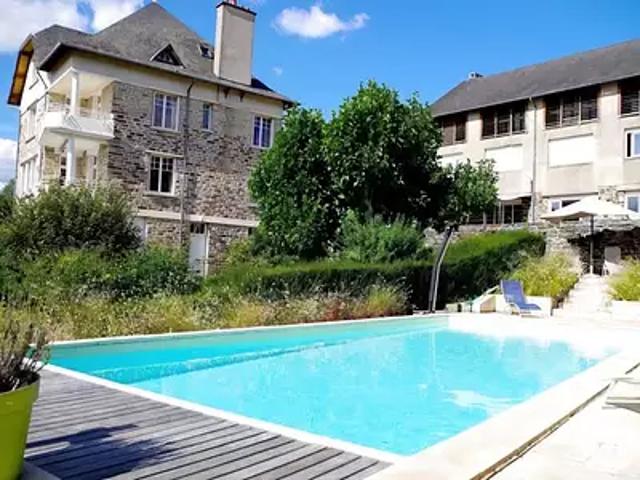 Uzerche 19140 Achat / Vente maison 10 pièces t10 parking