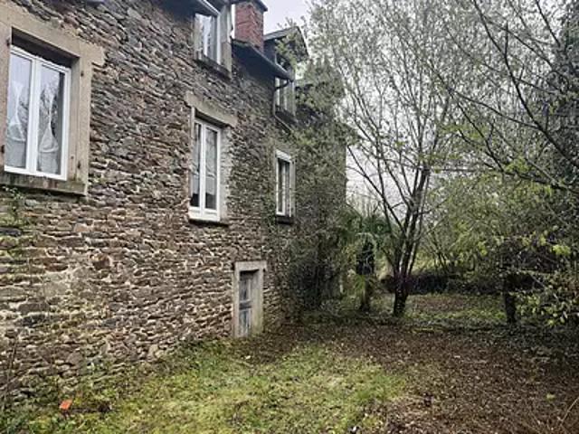 Uzerche 19140 Achat / Vente maison 12 pièces t12 parking